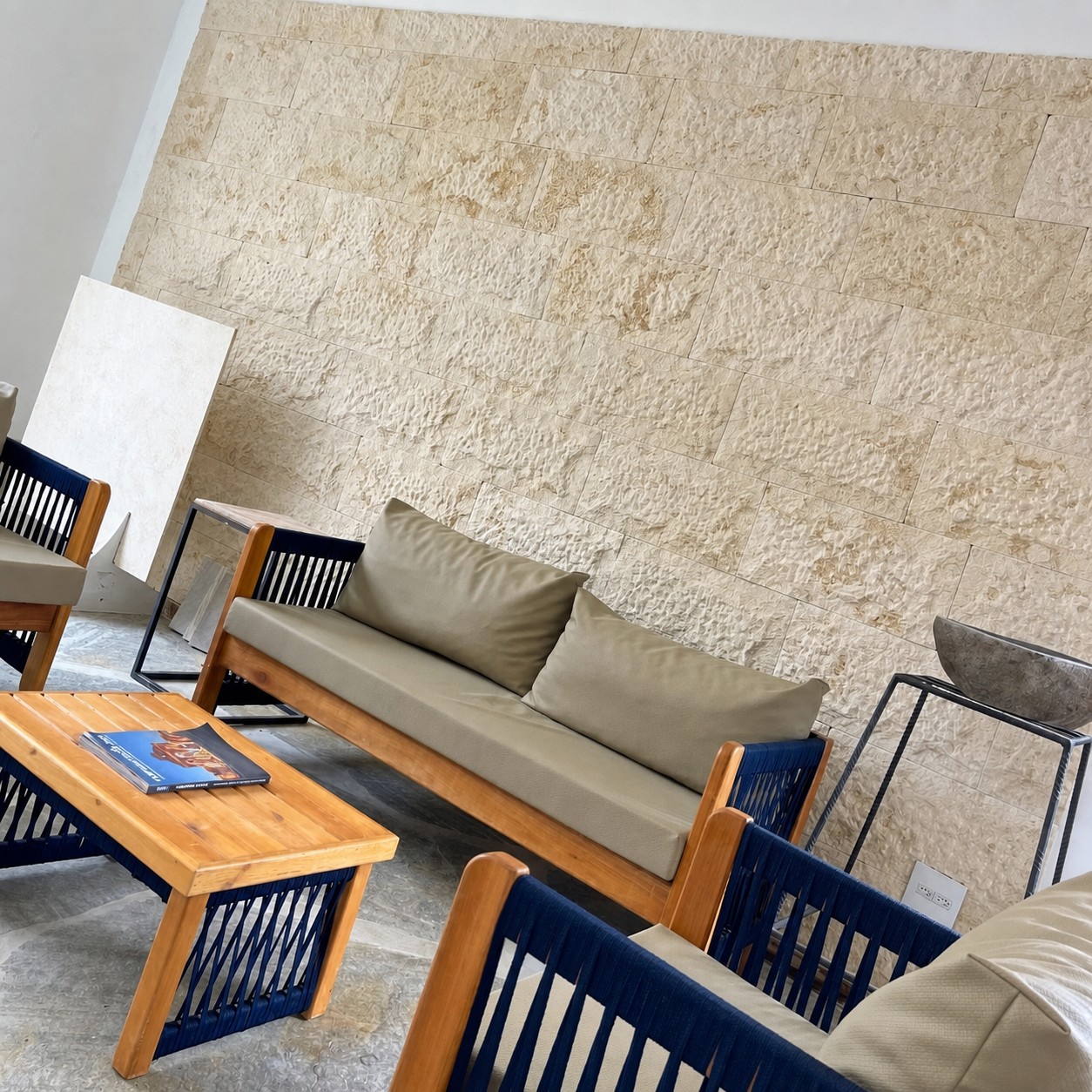 Rock Face Imperial aplicado — Fachadas, muros e jardins verticais