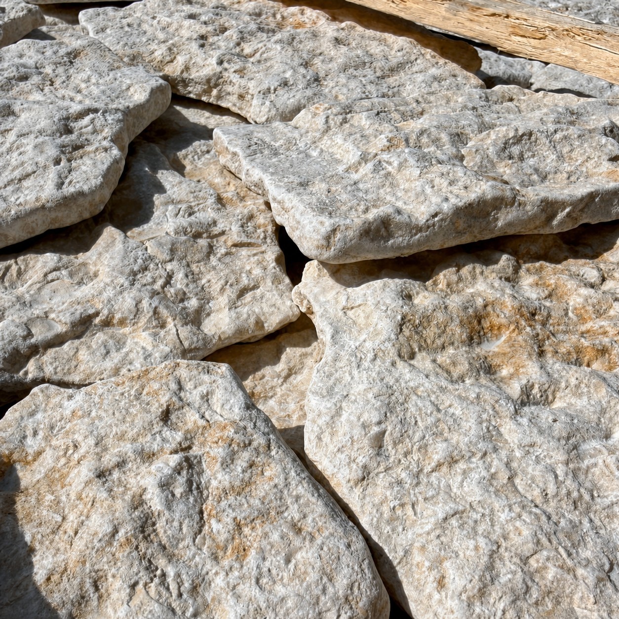 Suez Orgânico — pedra natural, origem Egito
